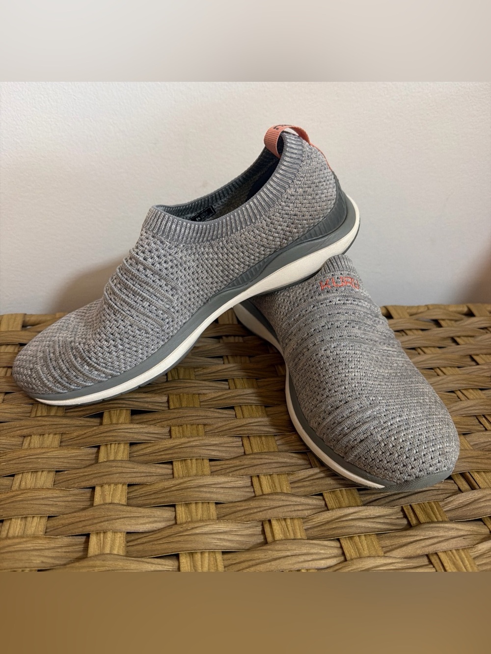 Kuru Stride Women’s Size 8 Light Gray Athletic Walking Slip On Shoes Sneakers